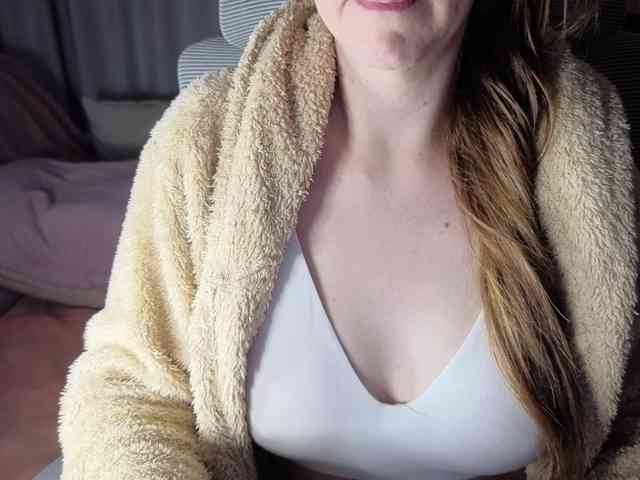 PassionateMommy webcam