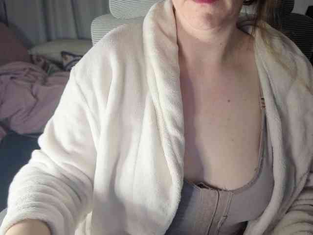 PassionateMommy webcam