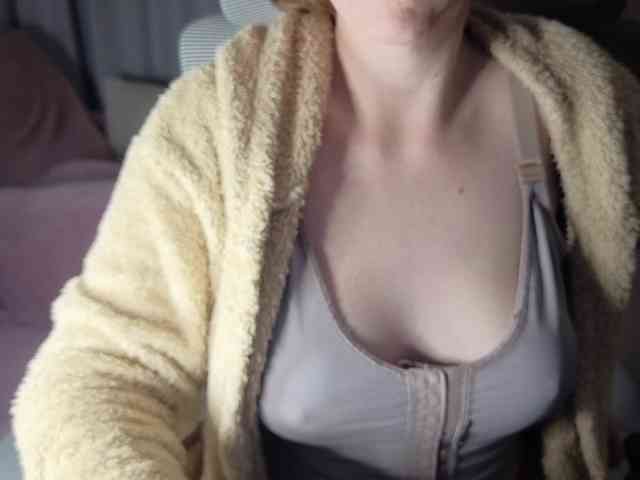 PassionateMommy webcam