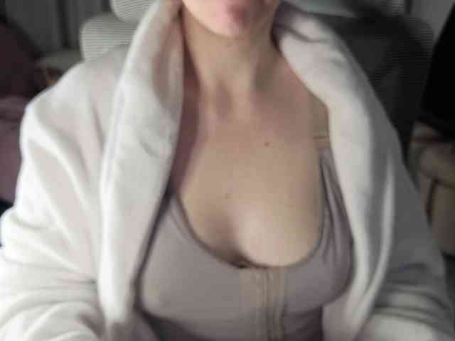 PassionateMommy webcam