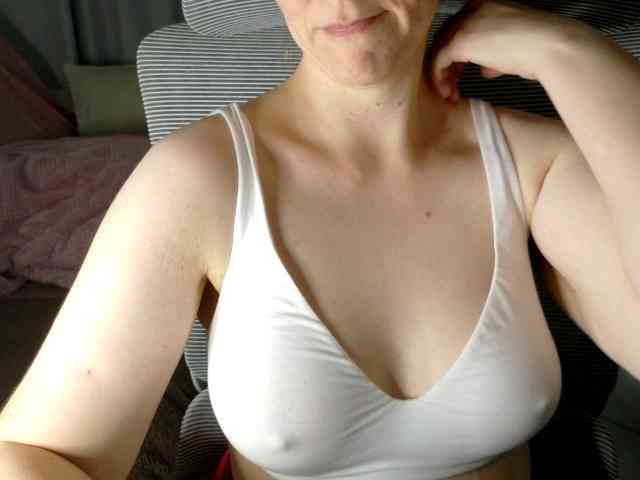 PassionateMommy webcam