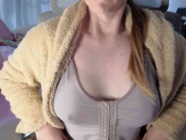 PassionateMommy webcam