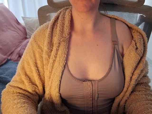 PassionateMommy webcam