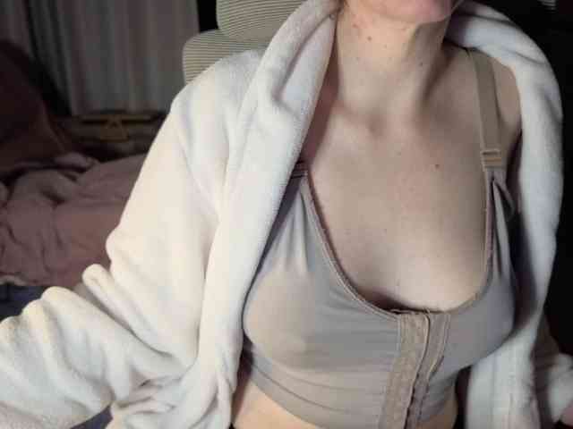 PassionateMommy webcam