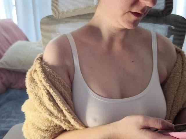 PassionateMommy webcam