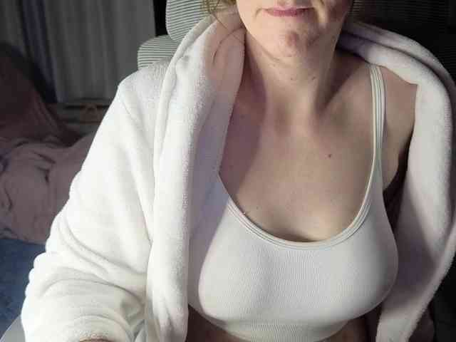 CreamyWoman CreamyWoman