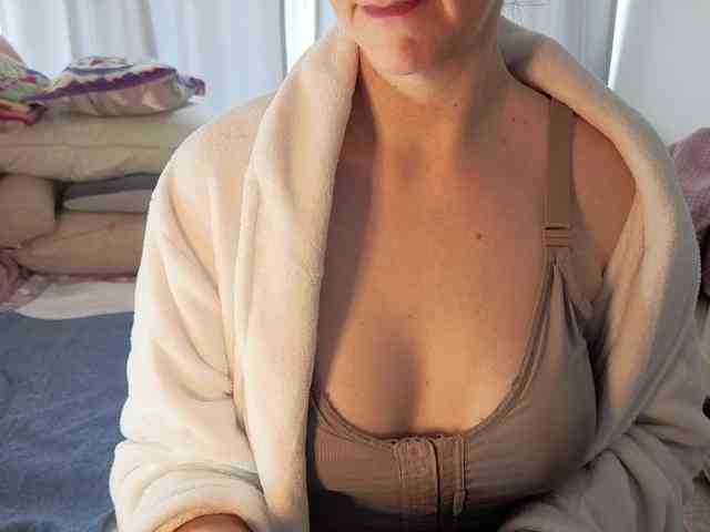PassionateMommy webcam