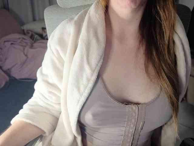 PassionateMommy webcam