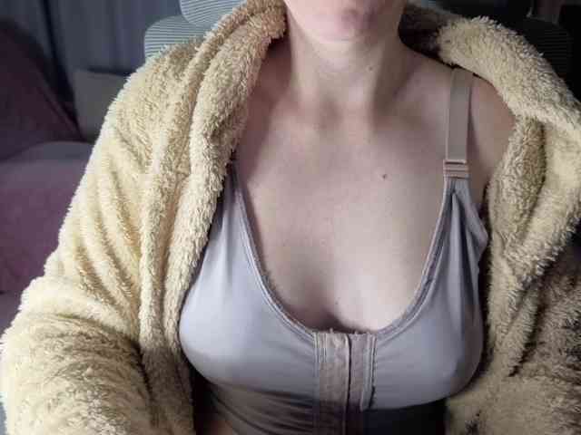 PassionateMommy webcam