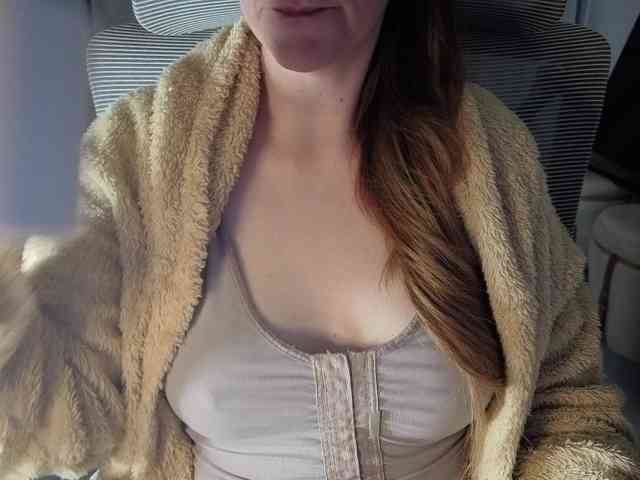 PassionateMommy webcam