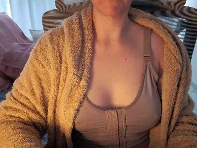 PassionateMommy webcam