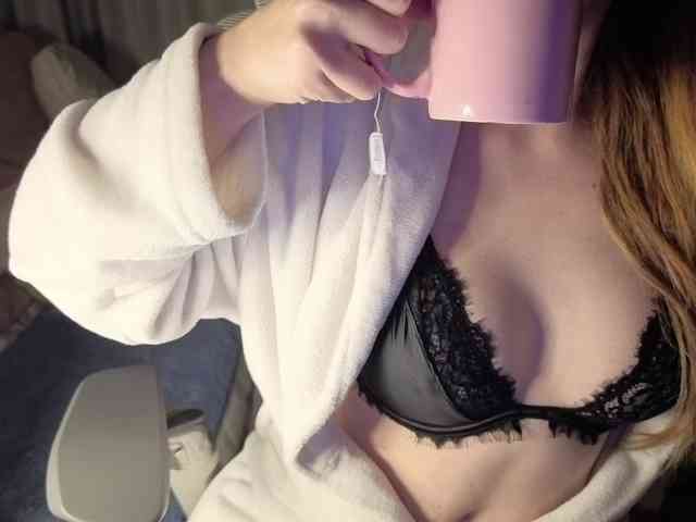 PassionateMommy webcam