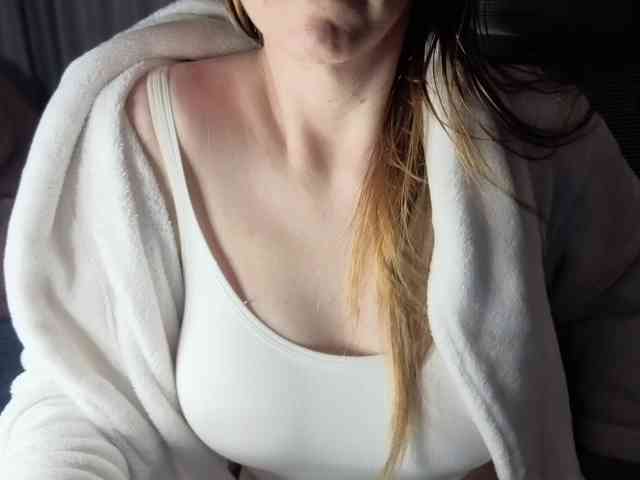 PassionateMommy webcam