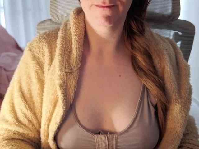 PassionateMommy webcam