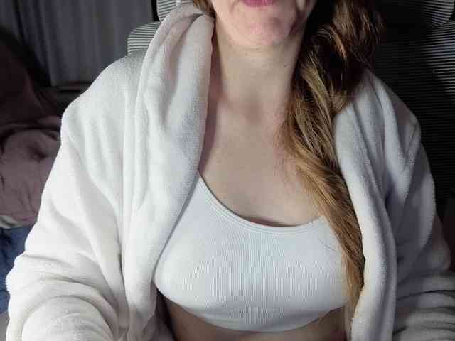 PassionateMommy webcam