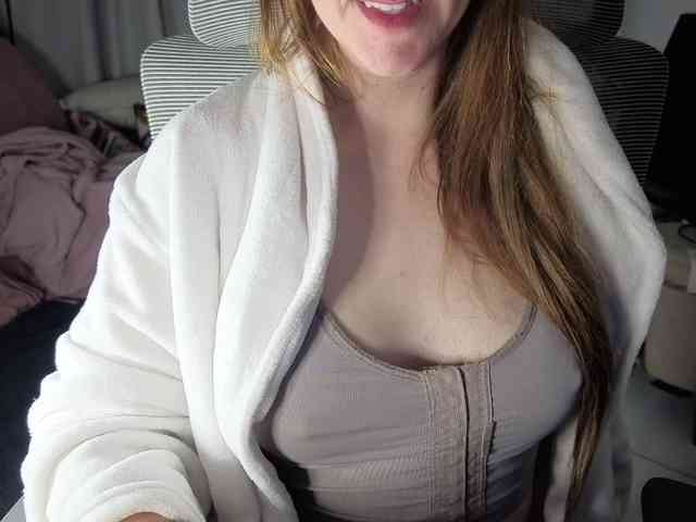 PassionateMommy webcam