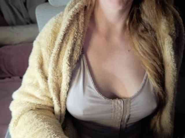 PassionateMommy webcam
