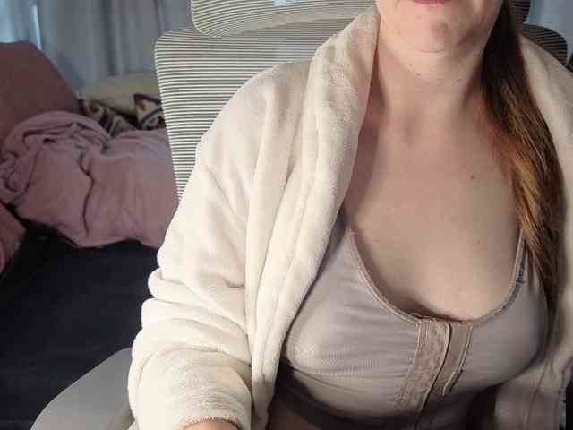 PassionateMommy webcam