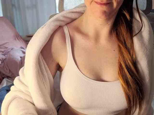CreamyWoman Live Webcam on BongaCams