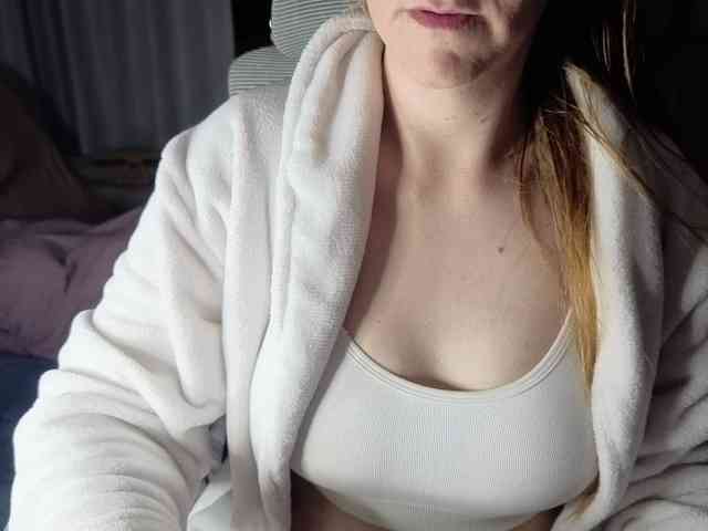 PassionateMommy webcam