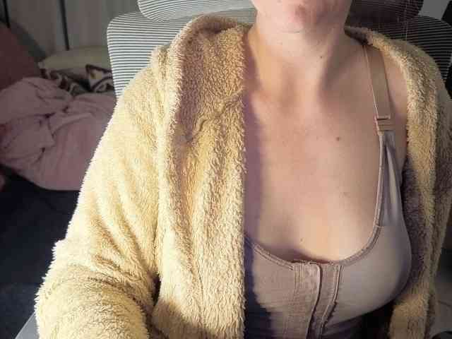 PassionateMommy webcam