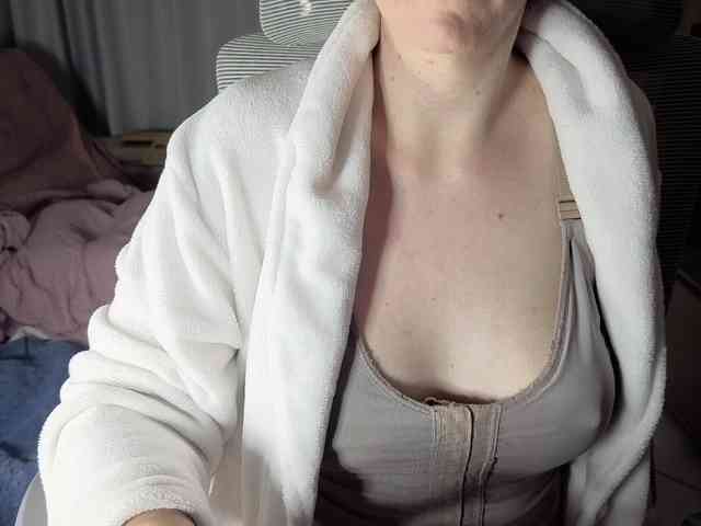 PassionateMommy webcam