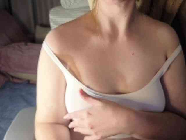 PassionateMommy webcam