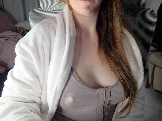 PassionateMommy webcam