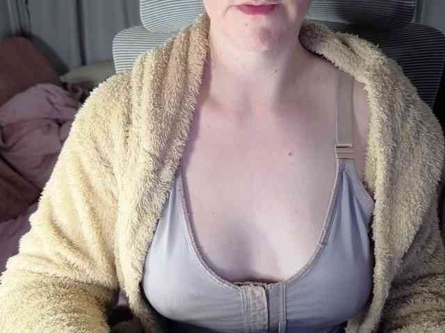 PassionateMommy webcam
