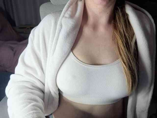 PassionateMommy webcam
