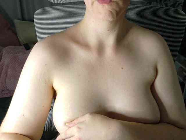 PassionateMommy webcam