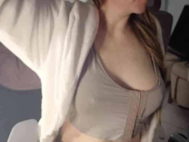 PassionateMommy webcam