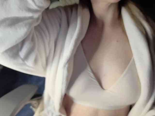 PassionateMommy webcam