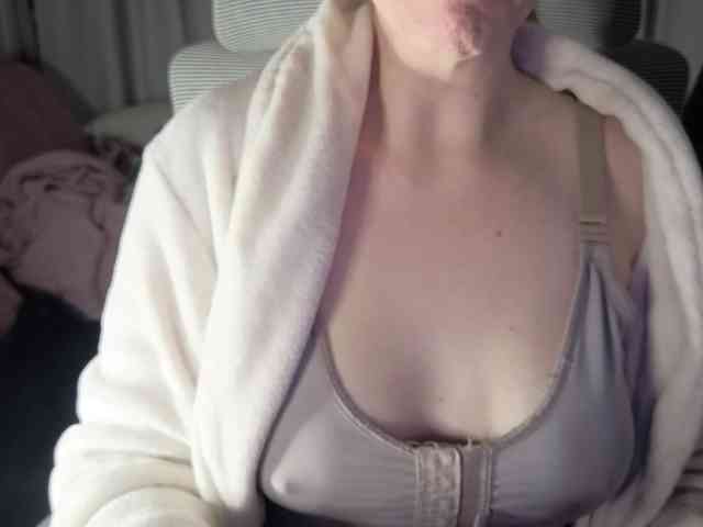 PassionateMommy webcam
