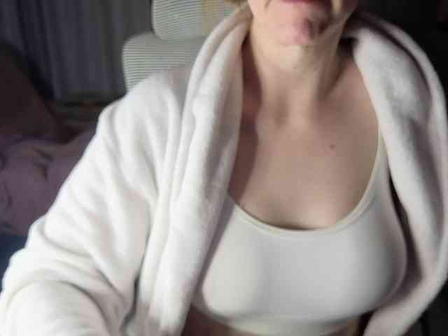 PassionateMommy webcam
