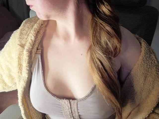 PassionateMommy webcam