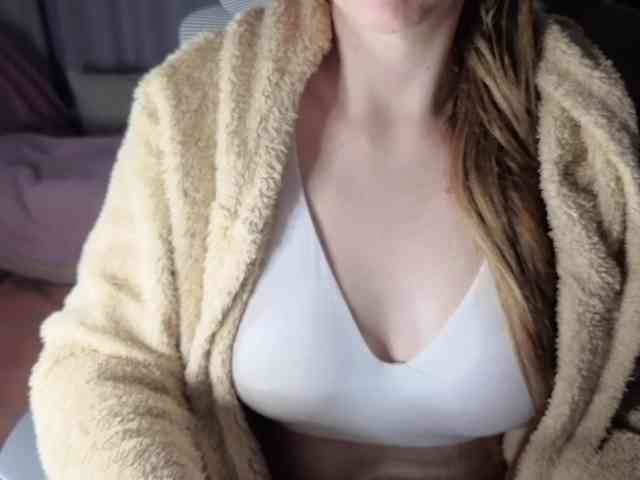 PassionateMommy webcam