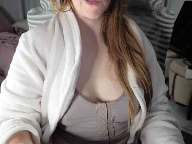 PassionateMommy webcam