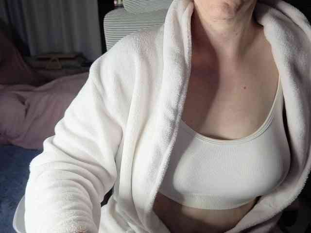 PassionateMommy webcam