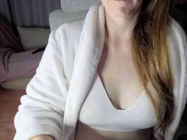 PassionateMommy webcam