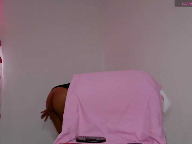 Julibd27 live cam on BongaCams