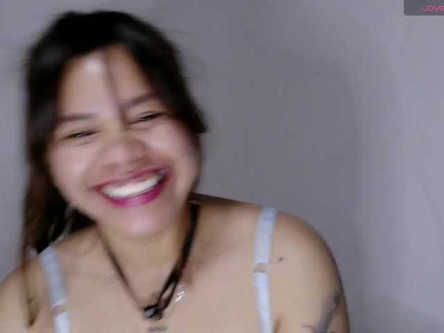 Julibd27 live cam on BongaCams