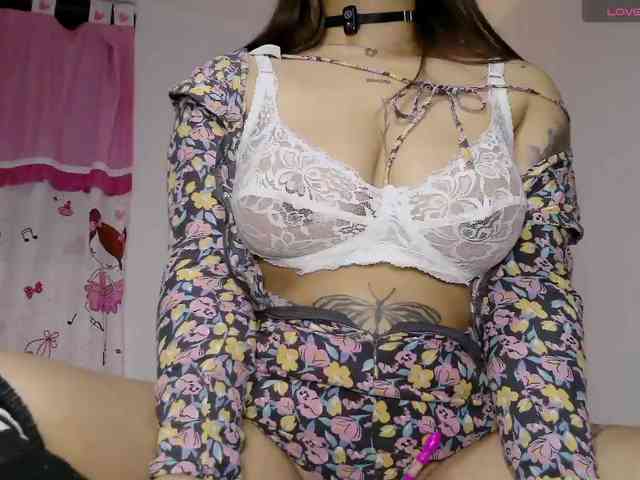 Julibd27 Live Webcam on BongaCams