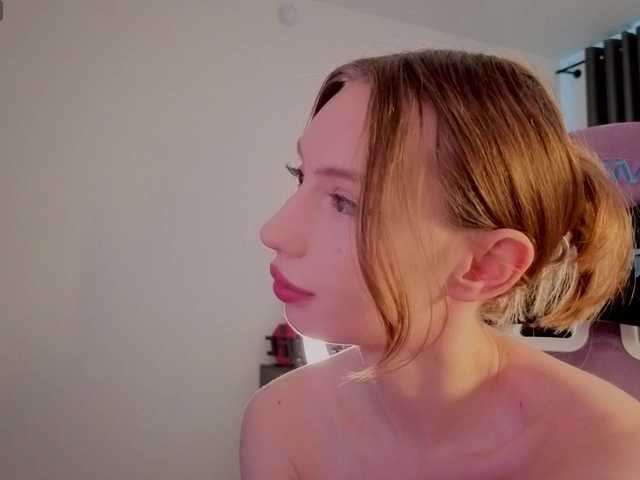 elfinvibes's BongaCams show and profile