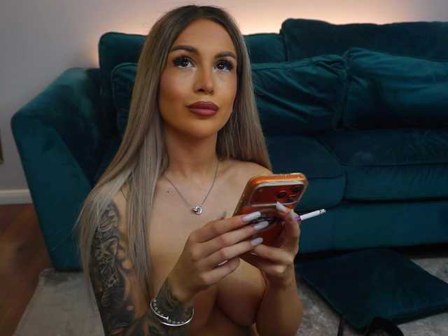 AmiraRoshen live cam on BongaCams