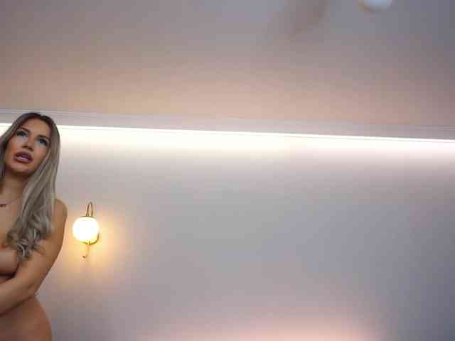 AmiraRoshen webcam