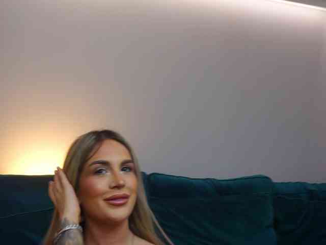 AmiraRoshen webcam