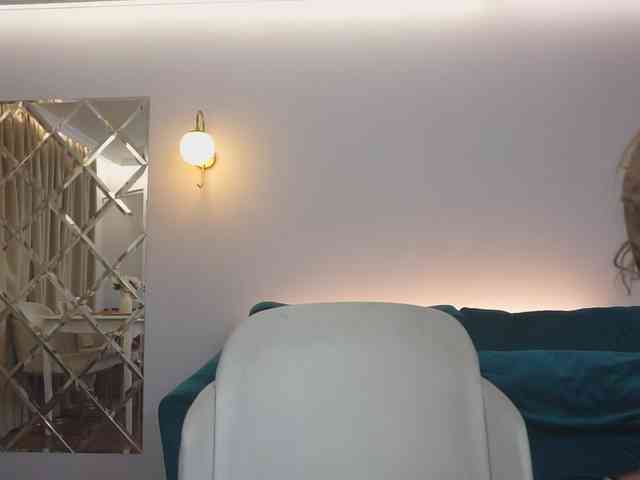 AmiraRoshen webcam