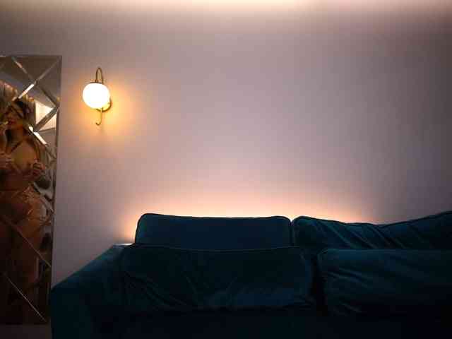 AmiraRoshen webcam