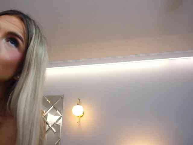 AmiraRoshen webcam